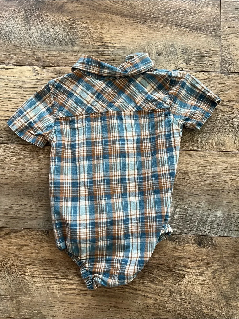 Carhartt plaid button down 12 month short sleeve